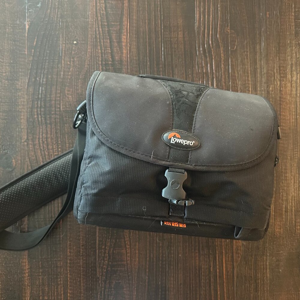 Lowepro Nova 160 AW Camera Shoulder Bag – Black